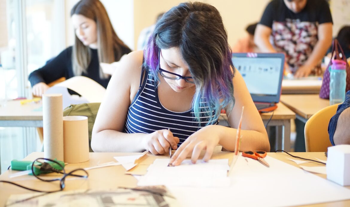 16770747-students-5228880